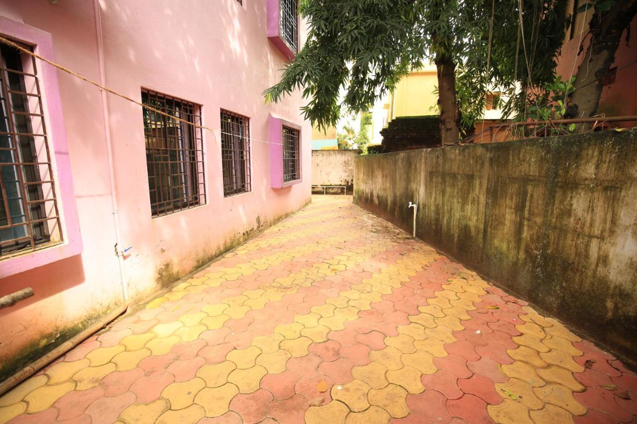 Railview inn Bhubaneswar Exterior foto